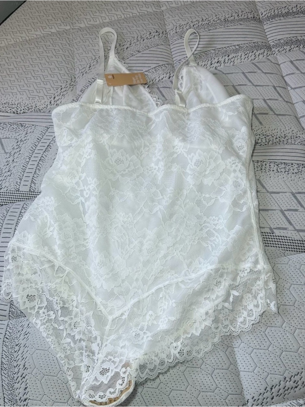 Popilush Lace Bodysuit - Picture 8 of 8